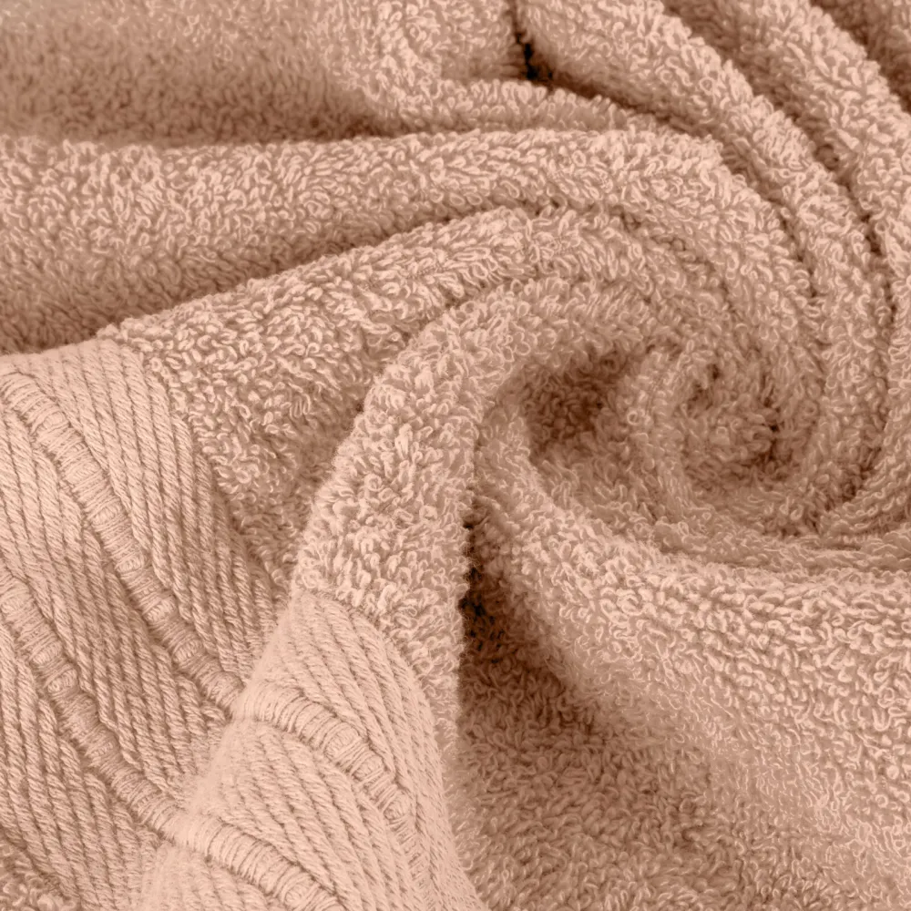 Ręcznik Kaya 70x140 pudrowy frotte  500g/m2 Eurofirany
