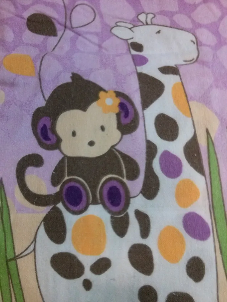 Pościel flanelowa 90x120 Mini zoo żyrafa słonik małpka kremowo fioletowe tło