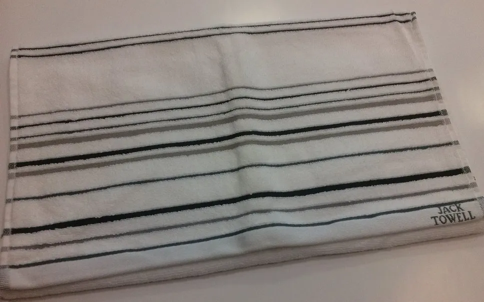 Ręcznik FR 1055 50x90 biały 01 biały w paski czarno szare
