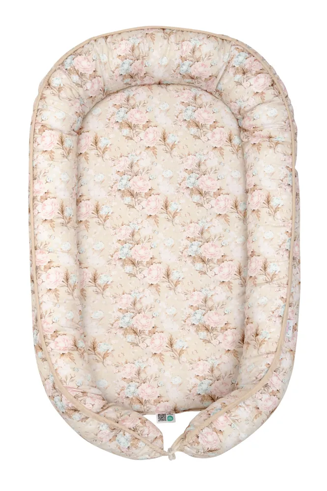 Gniazdko niemowlęce Prestige natural      cotton 55x80 beżowe kwiaty materacyk pozycjonujący