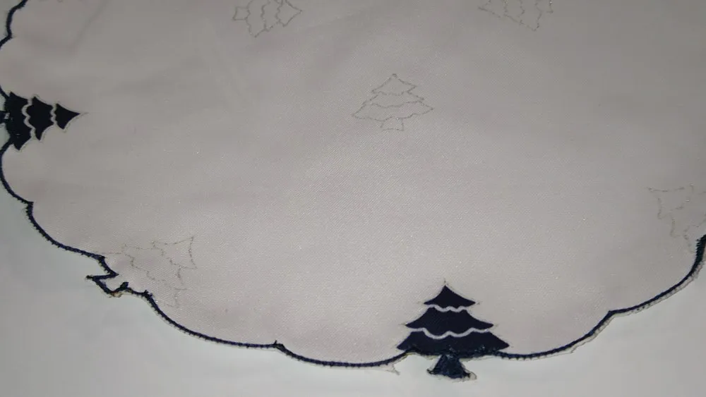 Serwetka plamoodporna śr 30 cm Boże Narodzenie świąteczny choinki biała srebrna granatowa