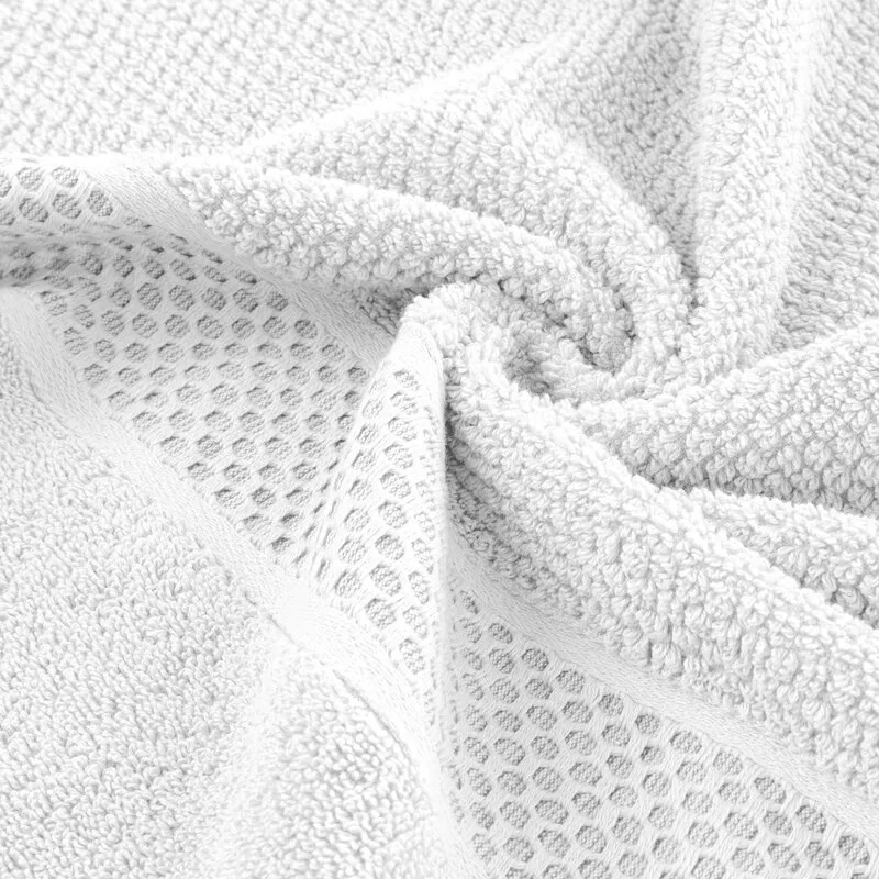Ręcznik Danny 30x50 biały z wytłaczaną  bordiurą i błyszczącą nicią 500 g/m2 Eurofirany