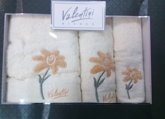 Komplet ręczników w pudełku 3 szt. Valentini ekrii w żółty kwiat