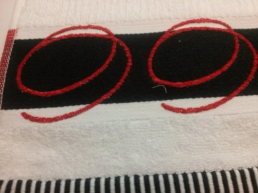 Ręcznik FR 1038 50x90 biały 03 bordiura czarno czerwona