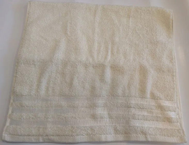 Ręcznik Ricky 50x90 01 kremowy 550 g/m2 frotte Eurofirany