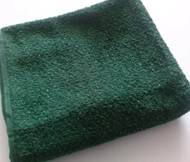 Ręcznik Trendy 70x140 zielony ciemny ze złotą nitką Greno