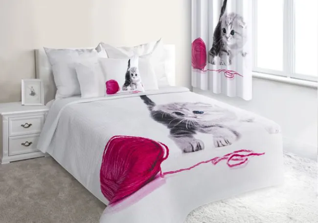 Narzuta na łóżko 170x210 Sully kotek kłębek wełny biały amarantowy Eurofirany