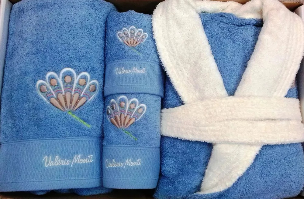 Szlafrok Valerio Monti rozmiar L  plus kpl ręczników 3 szt Niebieski