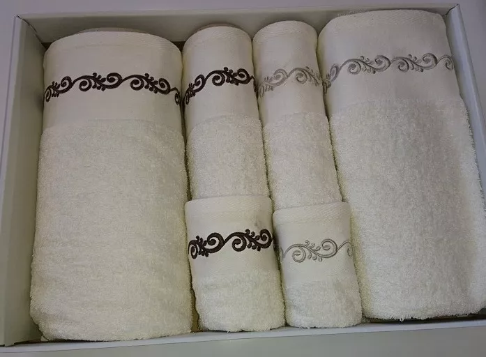 Komplet ręczników w pudełku Ornament 6 cz. kremowy beżowy Eurofirany przybrudzony
