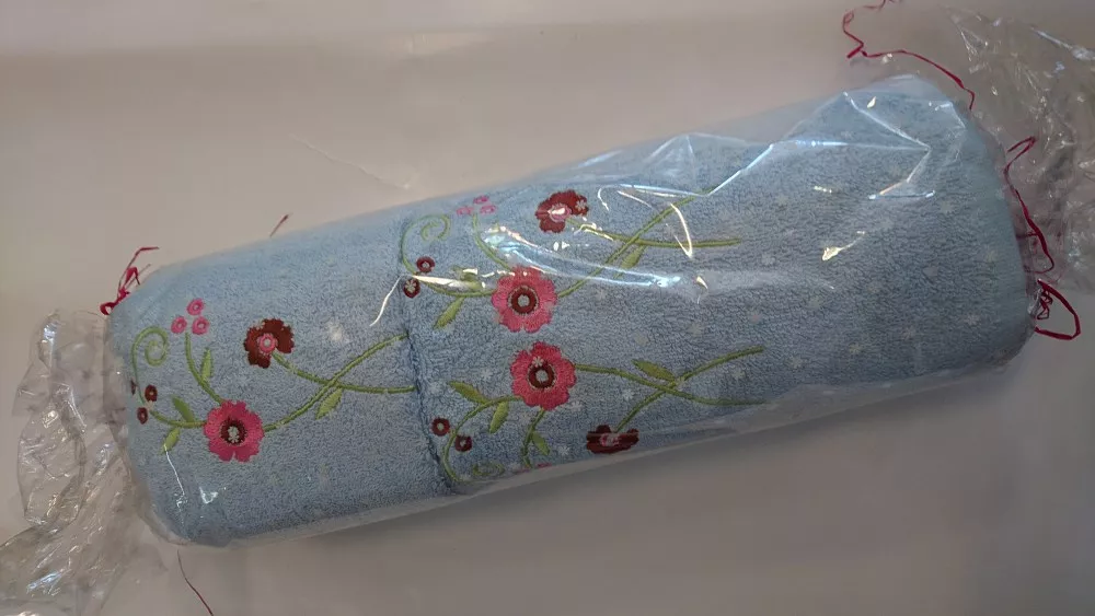 Komplet ręczników 2 szt cukierek Kwiatki błękitny z haftem 50x70,70x130 400g/m2