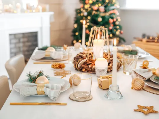 Jak udekorować stół na Boże Narodzenie? Poradnik