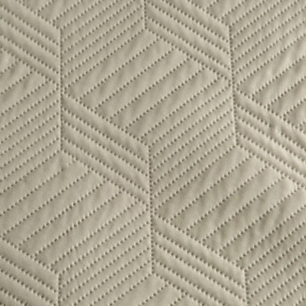 Narzuta dekoracyjna na fotel 70x160 Boni 2 kremowa wzór geometryczny