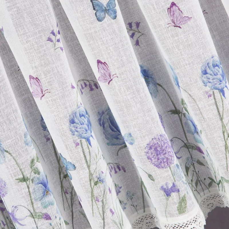 Zazdroska 60x150 Zoja biała niebieska gotowa na tunel wzór kwiatowy motylki  z matowej tkaniny z koronką Eurofirany