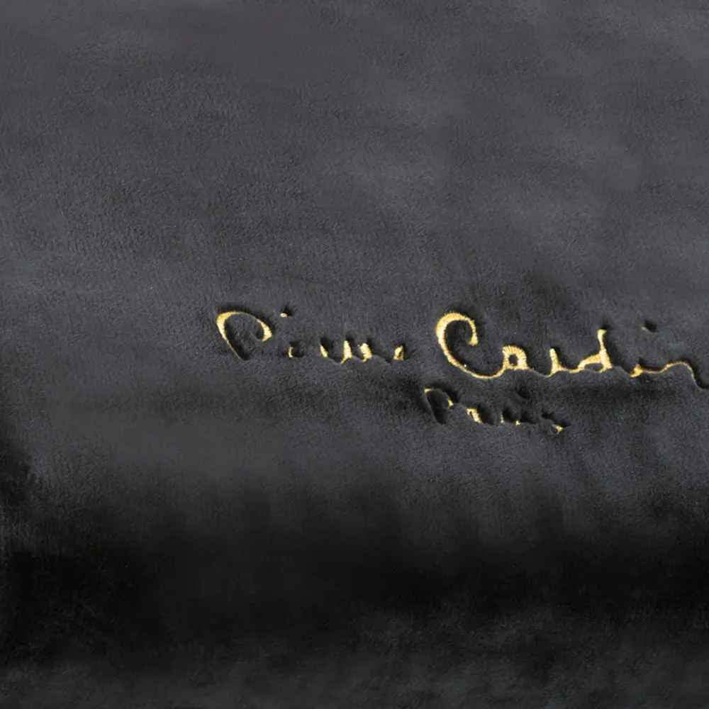 Koc narzuta akrylowy 160x240 Clara 670g/m2 czarny złoty haft Pierre Cardin