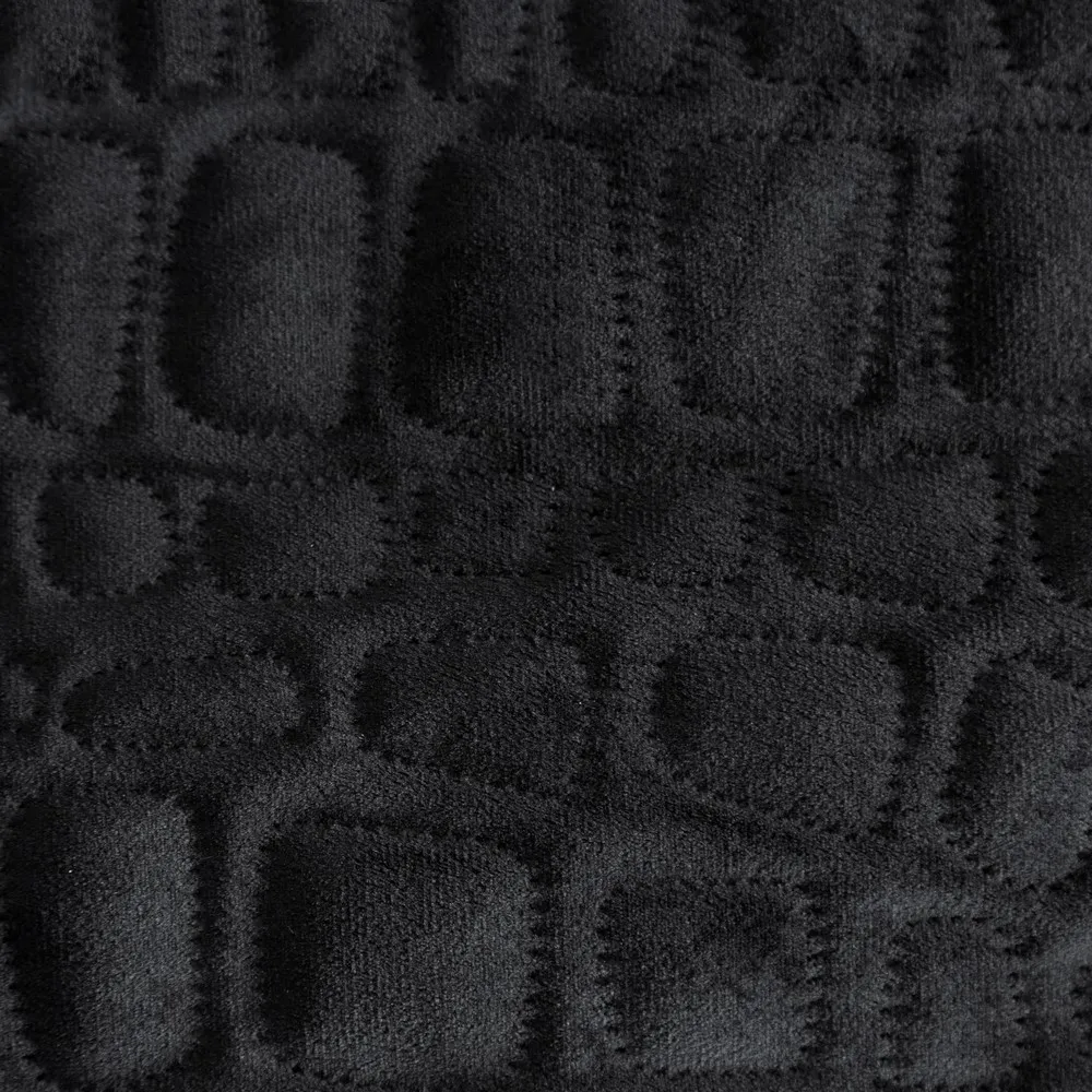 Narzuta dekoracyjna 220x240 Salvia 7 czarna z motywem krokodylej skóry welwetowa Limited Collection Eurofirany