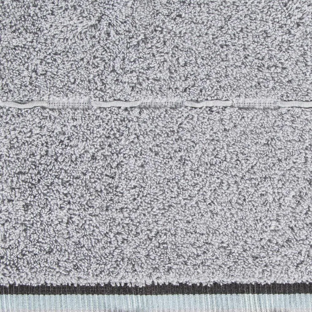 Ręcznik Ina 50x90 srebrny pompony frędzle 480g/m2