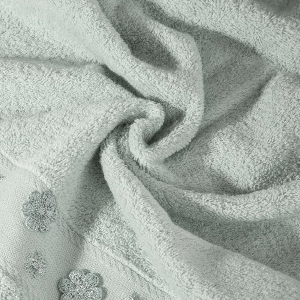 Ręcznik Dakota 50x90 srebrny 02 kwiatki 450g/m2 Eurofirany