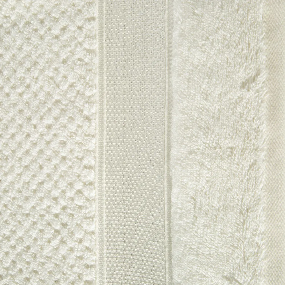 Ręcznik Milan 50x90 kremowy frotte 500m/g2 bawełniany z bordiurą przetykaną błyszczącą nicią Eurofirany