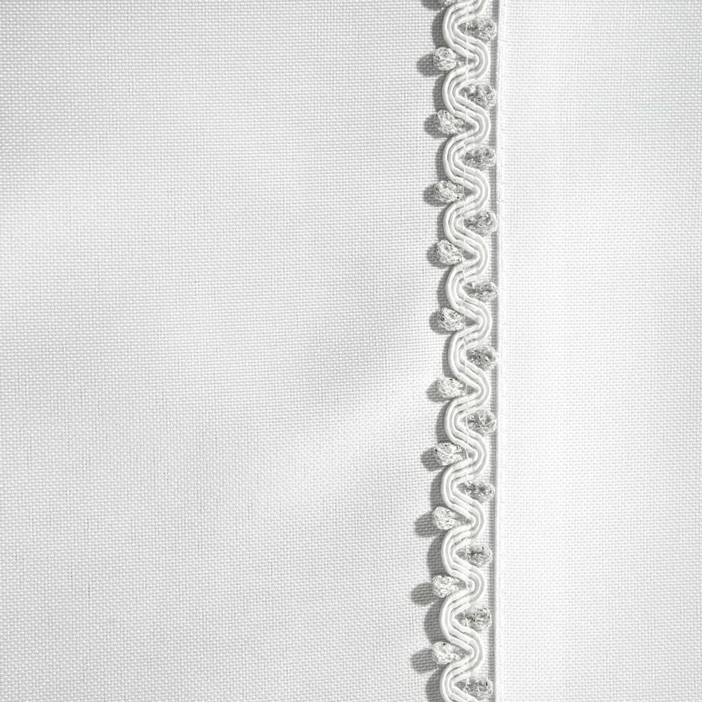 Obrus 140x180 Elima biały lamówka ze srebrnymi elementami w pudełku Eurofirany