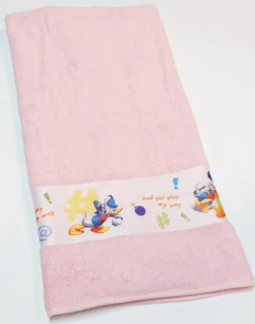 Ręcznik Disney 50x90 Kaczor Donald and you play my way różowy jasny NISKA CENA Zaciągnięty Wyprzedaż