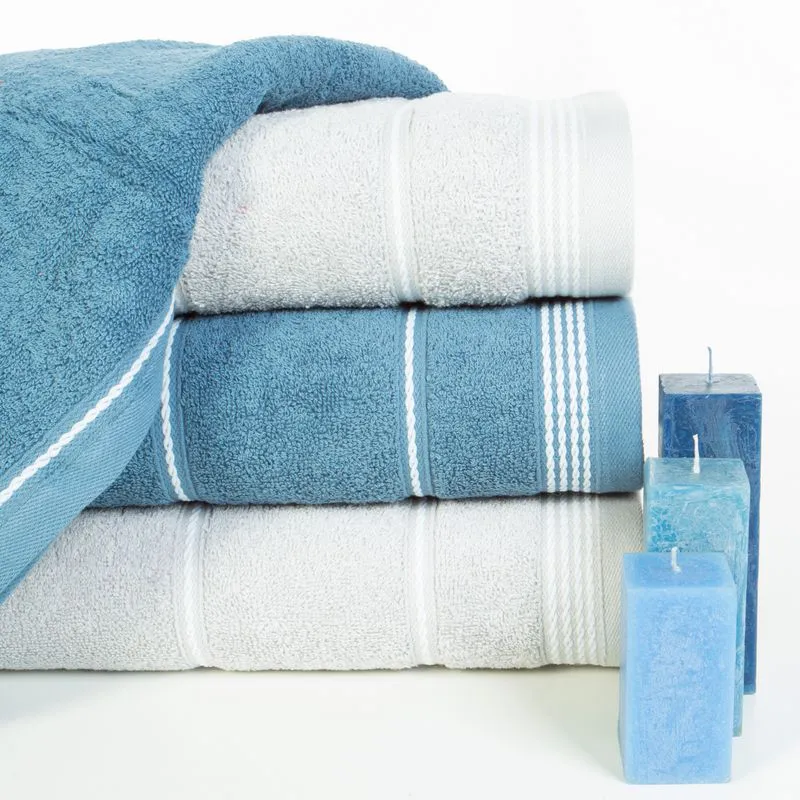 Ręcznik Mira 70x140 niebieski 10 ciemny frotte 500 g/m2 Eurofirany
