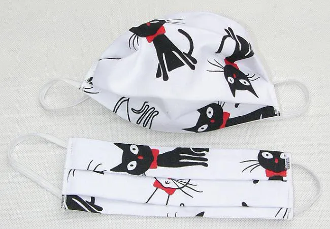 Maseczka maska ochronna na twarz dla dzieci kotki czarne biała czerwona mucha