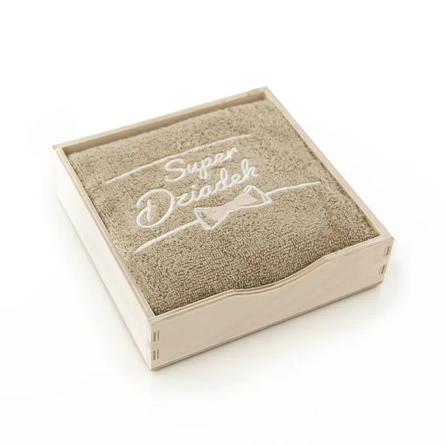 Ręcznik w pudełku drewnianym 50x90 Super  Dziadek nugat beżowy frotte 8462/5791 na prezent Zwoltex