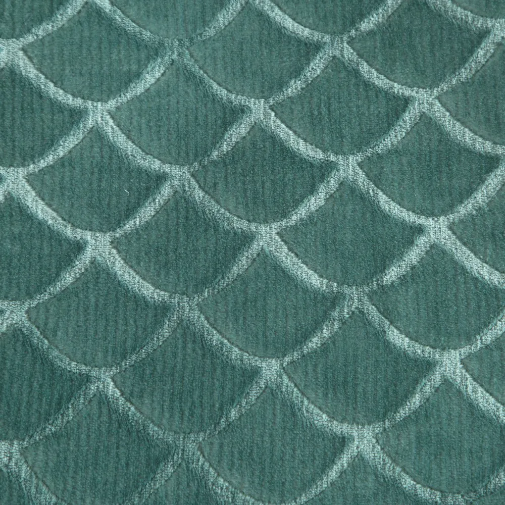 Koc narzuta z mikrofibry 170x210 turkusowy Mery zdobiony modnym wzorem rybich łusek Eurofirany