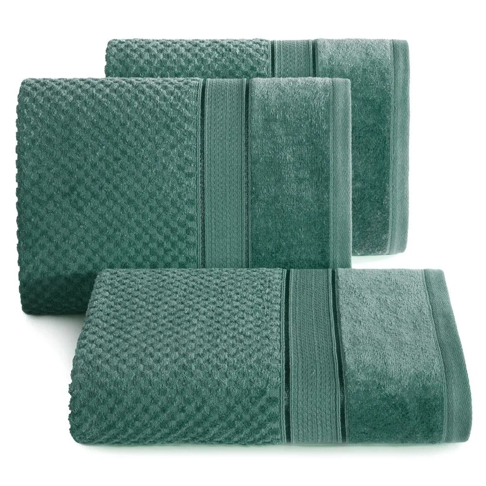 Ręcznik Jessi 70x140 zielony ciemny frotte 500g/m2 z fakturą wytłaczanej krateczki i welurową bordiurą Eurofirany
