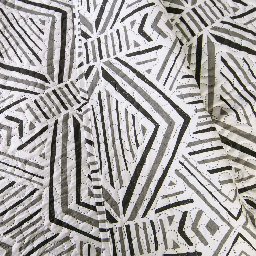 Narzuta dekoracyjna 200x220 Tarik biała czarna geometryczna Darymex
