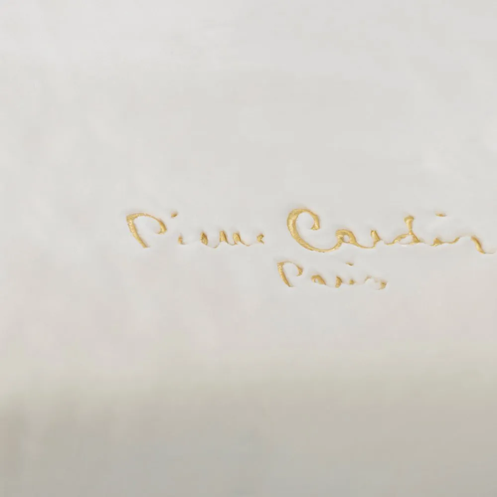 Koc narzuta akrylowy 160x240 Clara 670g/m2 kremowy złoty haft Pierre Cardin