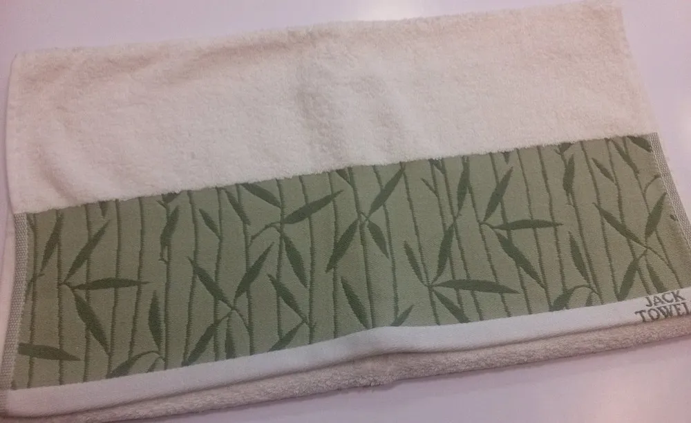 Ręcznik FR 1030 50x90 bambusowy 05 kremowy zielone liście bambusa