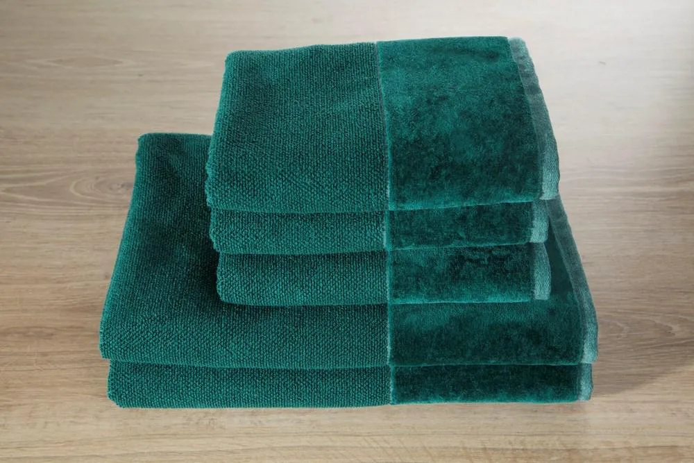Ręcznik Lucy 70x140 zielony ciemny 500g/m2 Eurofirany