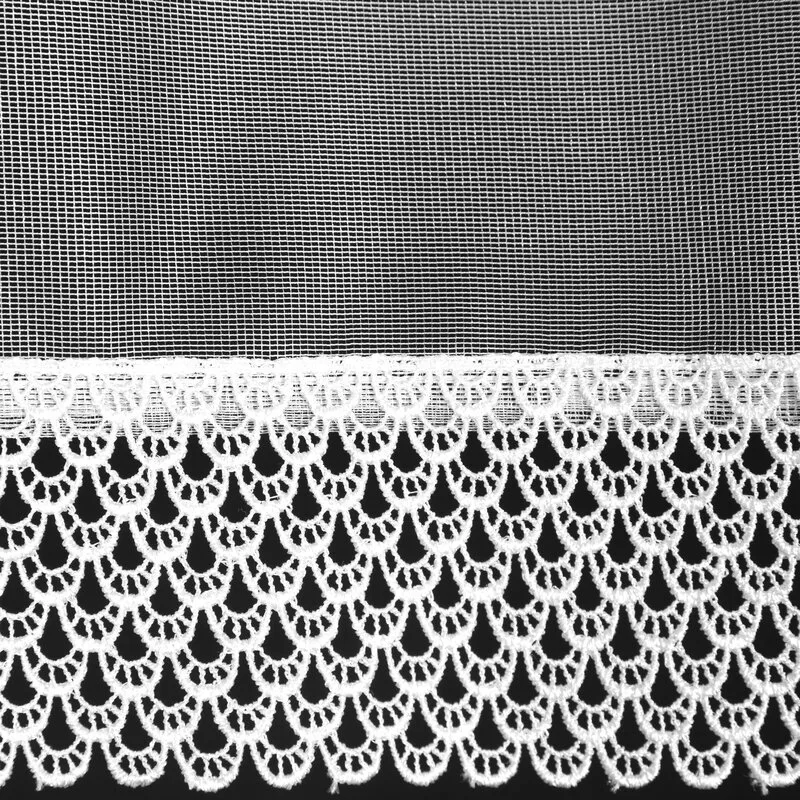 Firana 350x450 Nel biała gotowa na        przelotkach z lekkiej przewiewnej tkaniny Eurofirany