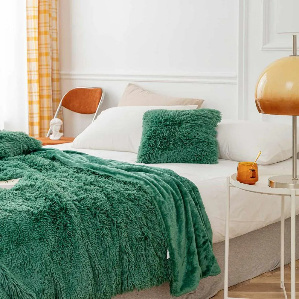 Koc narzuta 150x200 Yeti włochacz zielony butelkowy futrzak na łóżko