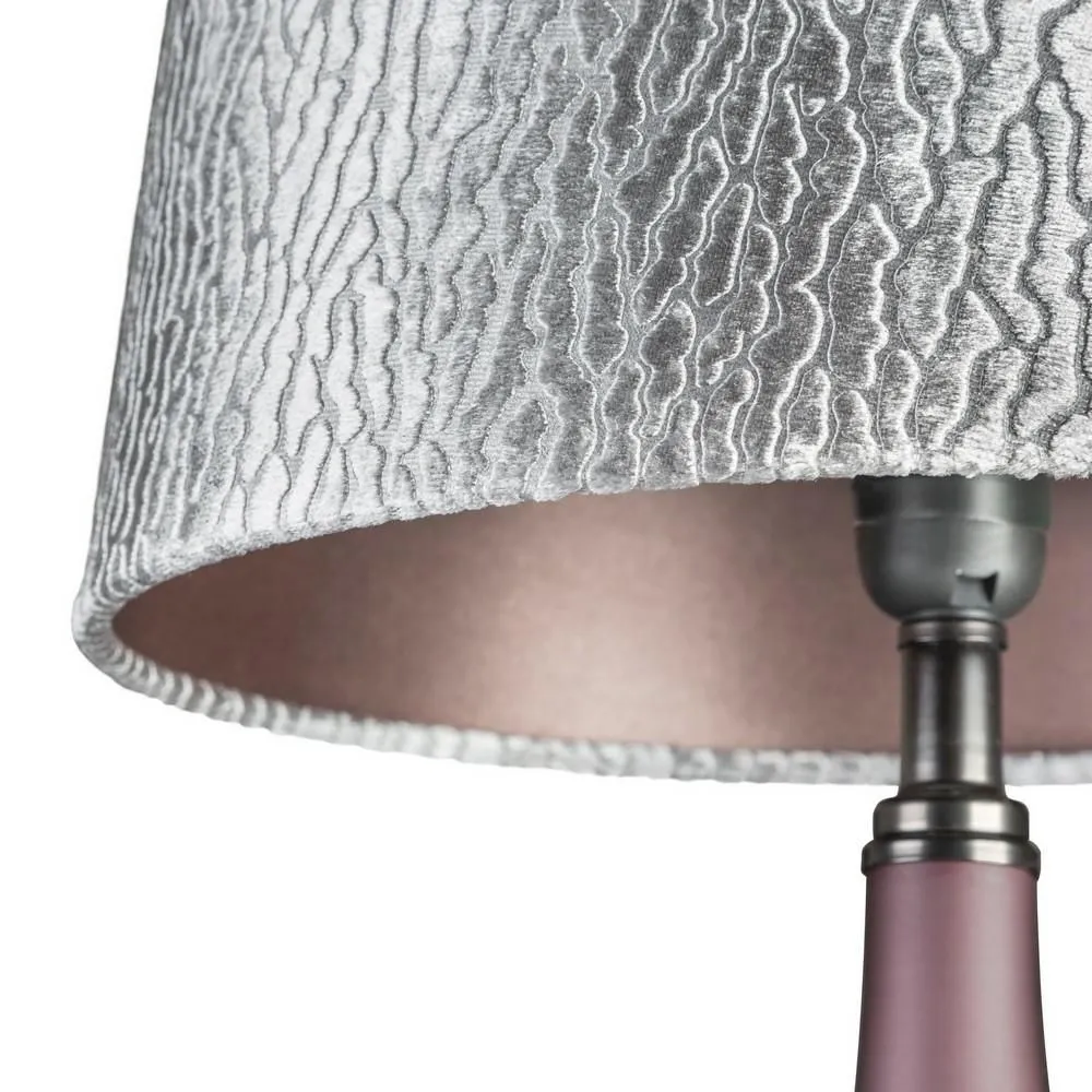 Lampa stołowa Anja 33x36 srebrna fioletowa z podstawą z mrożonego szkła i welwetowym abażurem z wytłaczanym wzorem styl nowoczesny klasyczny glamour