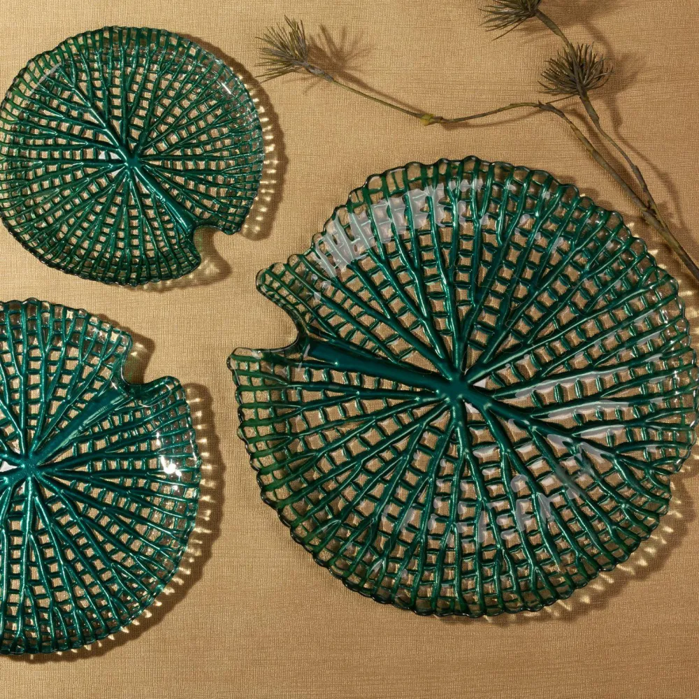Patera Mela 32x3 turkusowa ze szkła artystycznego w kształcie liścia lilii wodnej Eurofirany