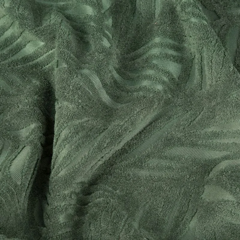 Zasłona 140x250 Octavia miętowa ciemna z miękkiego welwetu z wytłaczanym wzorem liści gotowa na przelotkach Eurofirany
