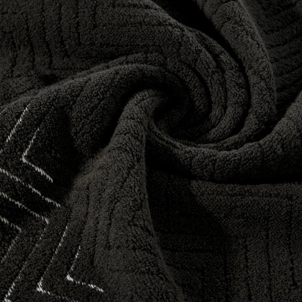 Ręcznik Indila 30x50 czarny 550g/m2 frotte geometryczny wzór Eurofirany