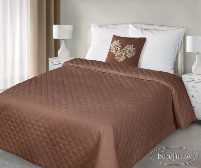 Narzuta na łóżko 220x240 Amy brązowa pikowana jednobarwna z poduszką 40x40 Eurofirany