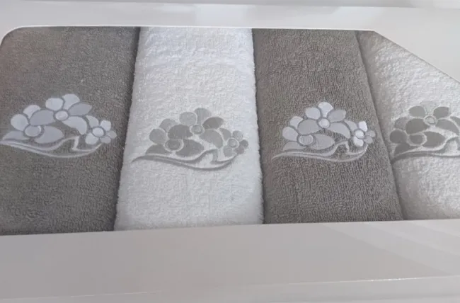 Komplet ręczników w pudełku 4 szt VIVA biały popielaty wzór nr 4