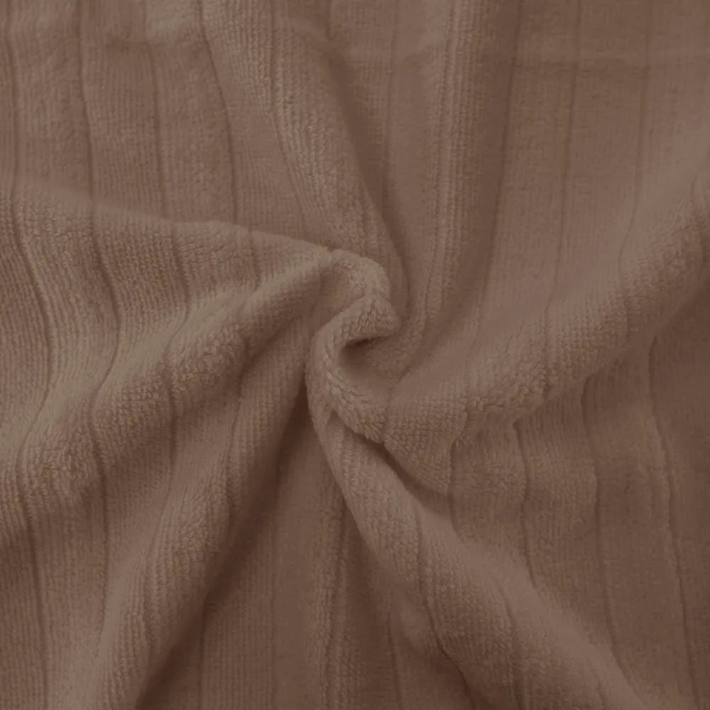 Ręcznik frotte 50x90 brązowy z delikatną  bordiurą w paski 16021 Darymex