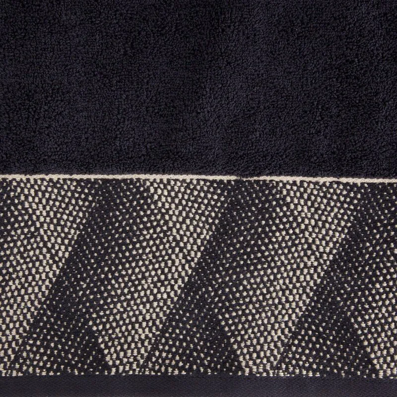 Ręcznik 50x90 Victoria 12 czarny złoty  geometria 500g/2 frotte Limited Collection Eurofirany