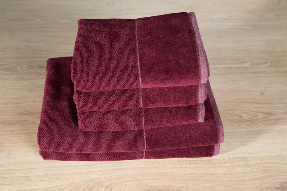 Ręcznik Lucy 70x140 bordowy 500g/m2 Eurofirany