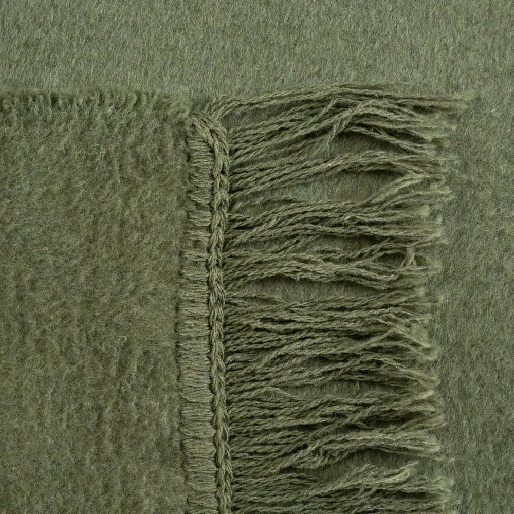 Koc bawełniany akrylowy 150x200 Akryl 7 oliwkowy jednobarwny z frędzlami Premium narzuta na łóżko Eurofirany