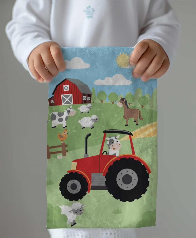 Ręczniczek do przedszkola 30x50 Traktor  czerwony kolorowy dziecięcy bawełniany 26T