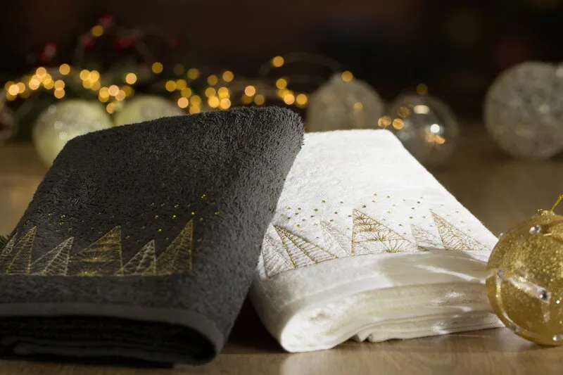 Ręcznik Santa 50x90 stalowy złoty  choinki świąteczny 21 450 g/m2 Eurofirany