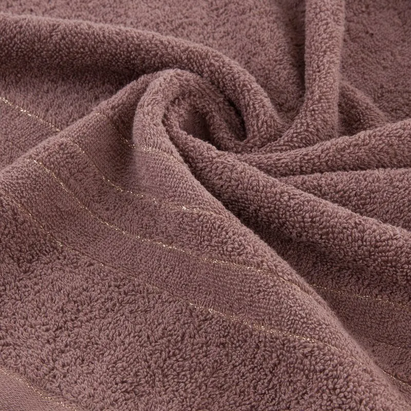 Ręcznik Gala 30x50 brązowy jasny  zdobiony błyszczącą nicią 500 g/m2 Eurofirany