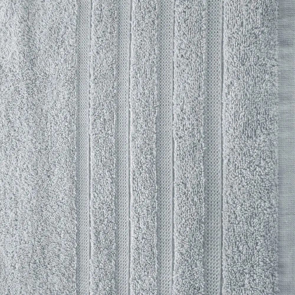 Ręcznik Jade 50x90 srebrny frotte 500g/m2 bawełniany bordiura w delikatne pasy Eurofirany