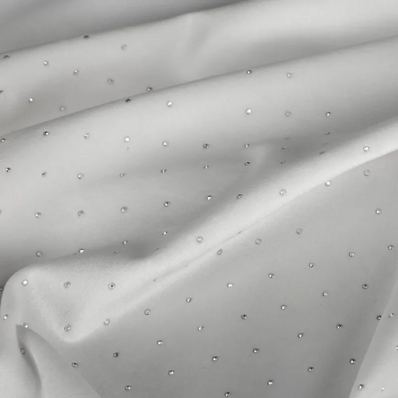 Zasłona gotowa Ariadna 140x250 biała  welurowa zdobiona diamencikami na przelotkach Eurofirany